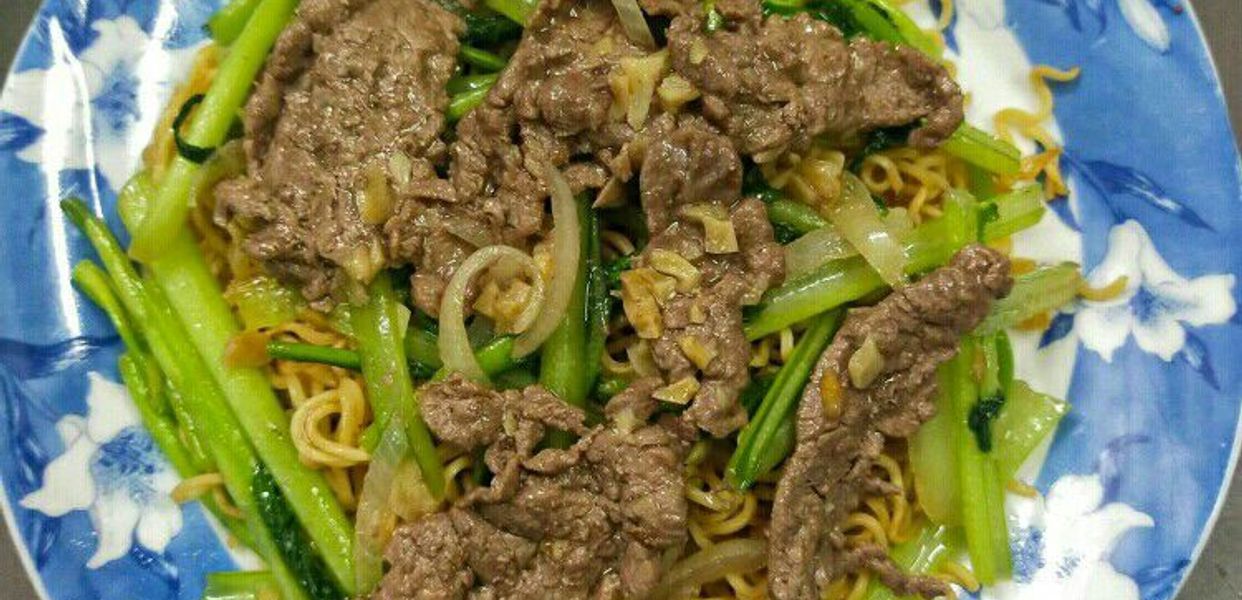 may-trang-com-chien-mi-xao-bo-thien-phuoc