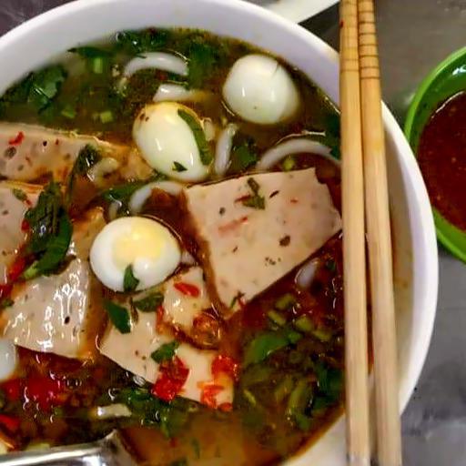 banh-canh-ca-trung-thit-ca-phi-le