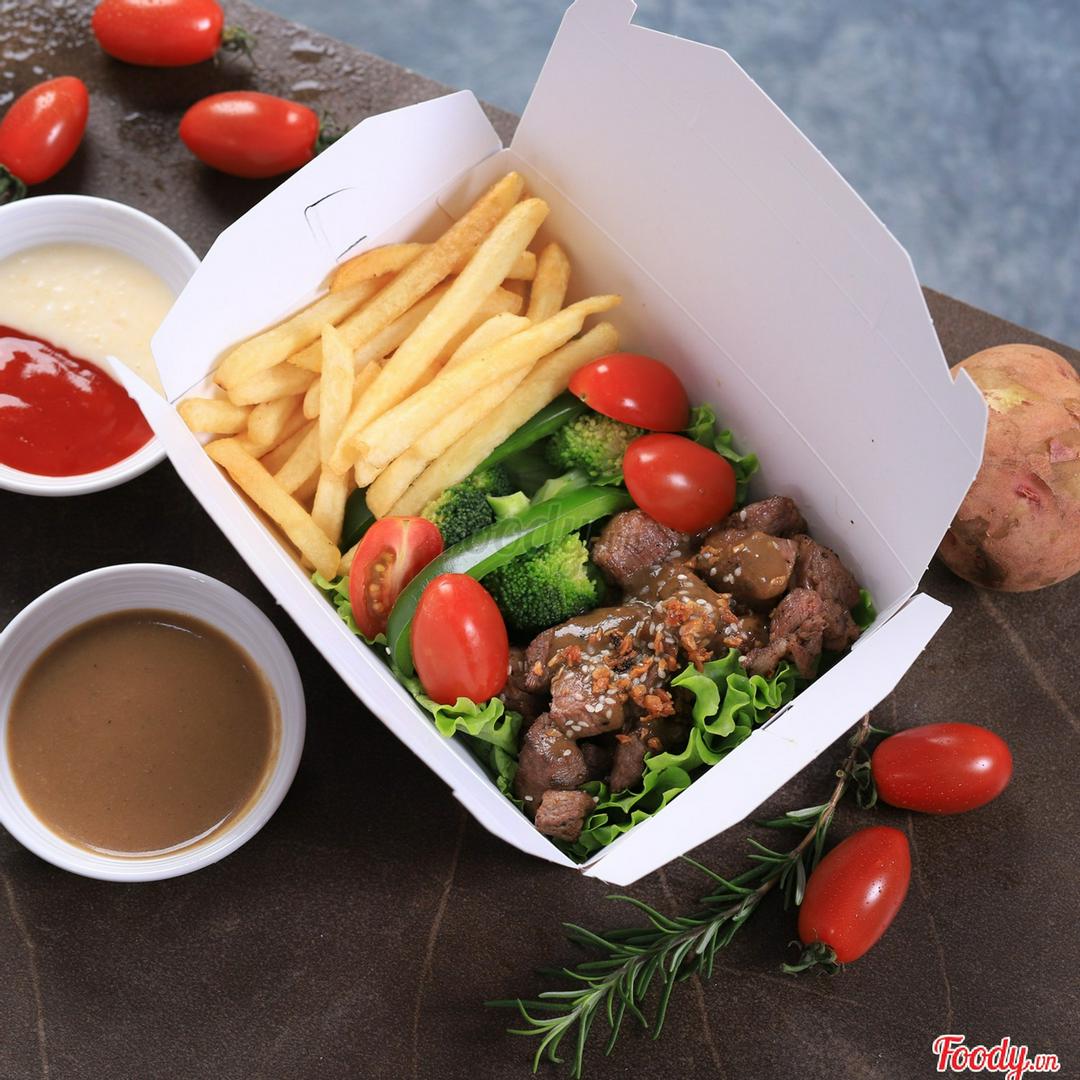 bo-my-khoai-tay-sot-tieu-xanh