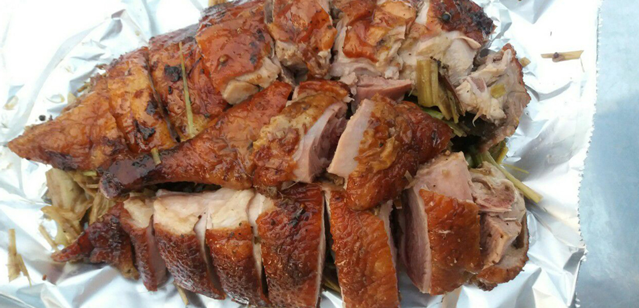 Vịt-Nướng-Lá-Mắc-Mật-Và-Gà-Nướng-Tiêu