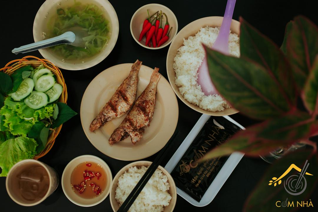 com-ca-huong-chien-sa-ot