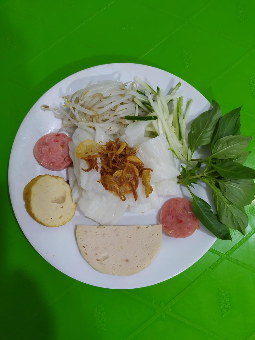 banh-uot-nong-thuong