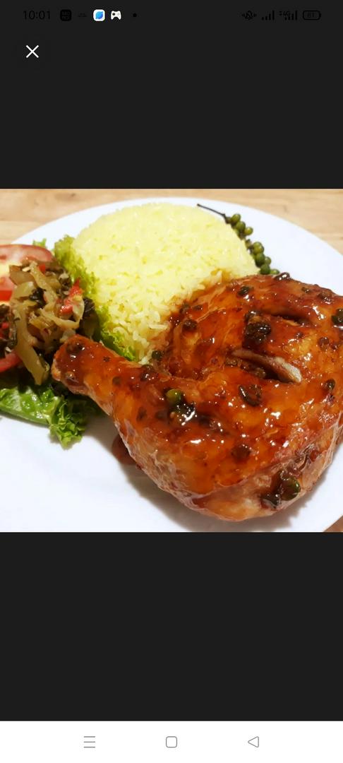 com-ga-xoi-mo-goc-tu-sot-tieu-en-tang-kem-nuoc-uong