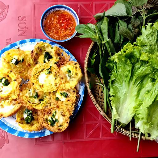 banh-khot-nhan-trung-cut