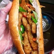 banh-mi-cha-ca-nha-trang-nong