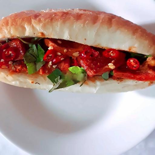 banh-mi-kep-pha-lau-bo