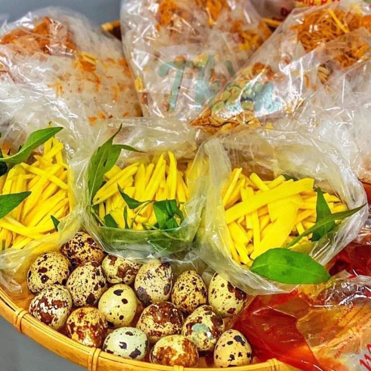 Bánh-Tráng-Trộn-Cô-Năm