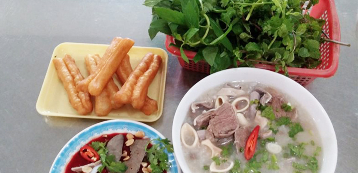 Hải-Phòng---Cháo-Lòng-Tiết-Canh---Nguyễn-Thái-Bình