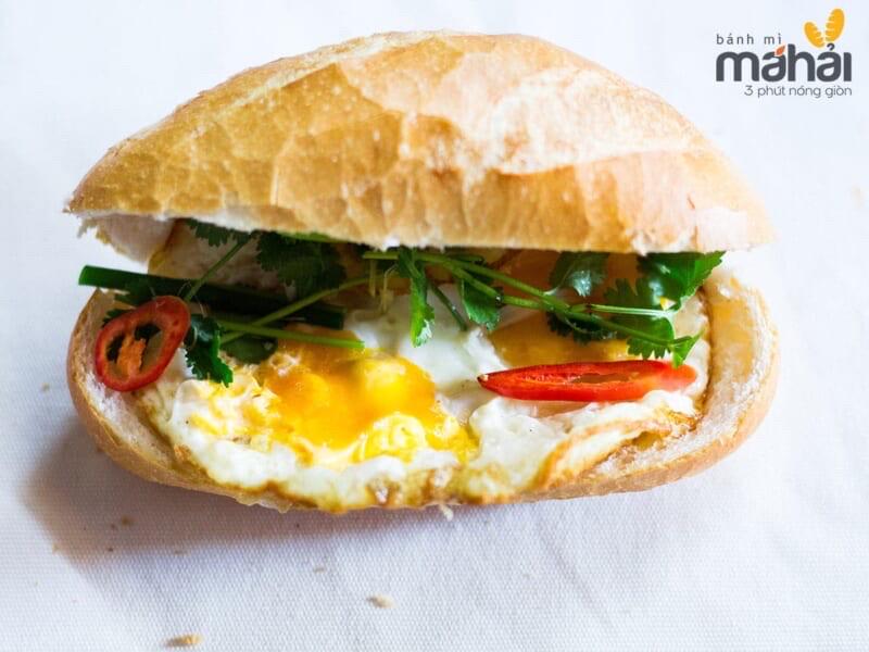 banh-mi-op-la-2-trung