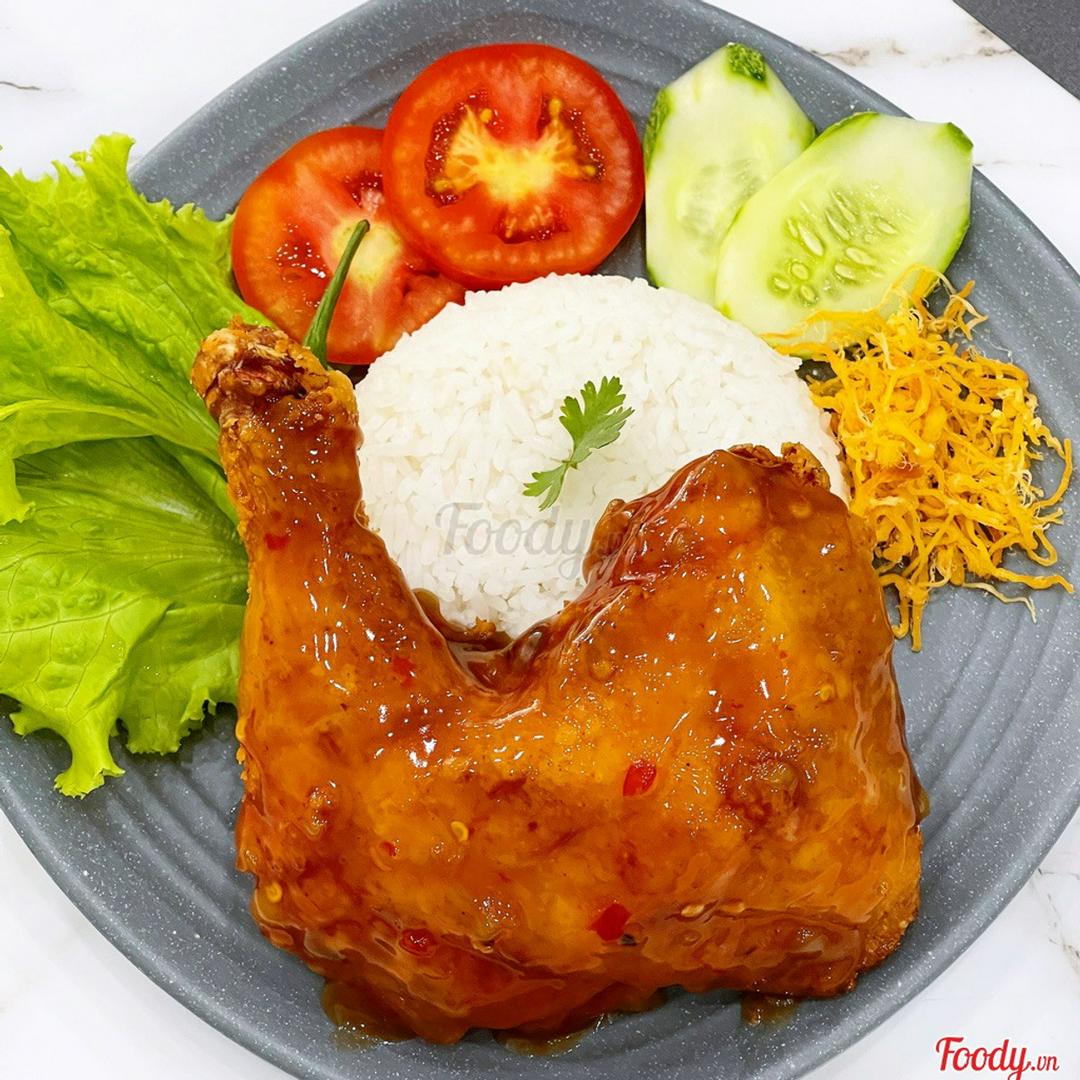 com-ga-sot-me-nuoc-giai-khat