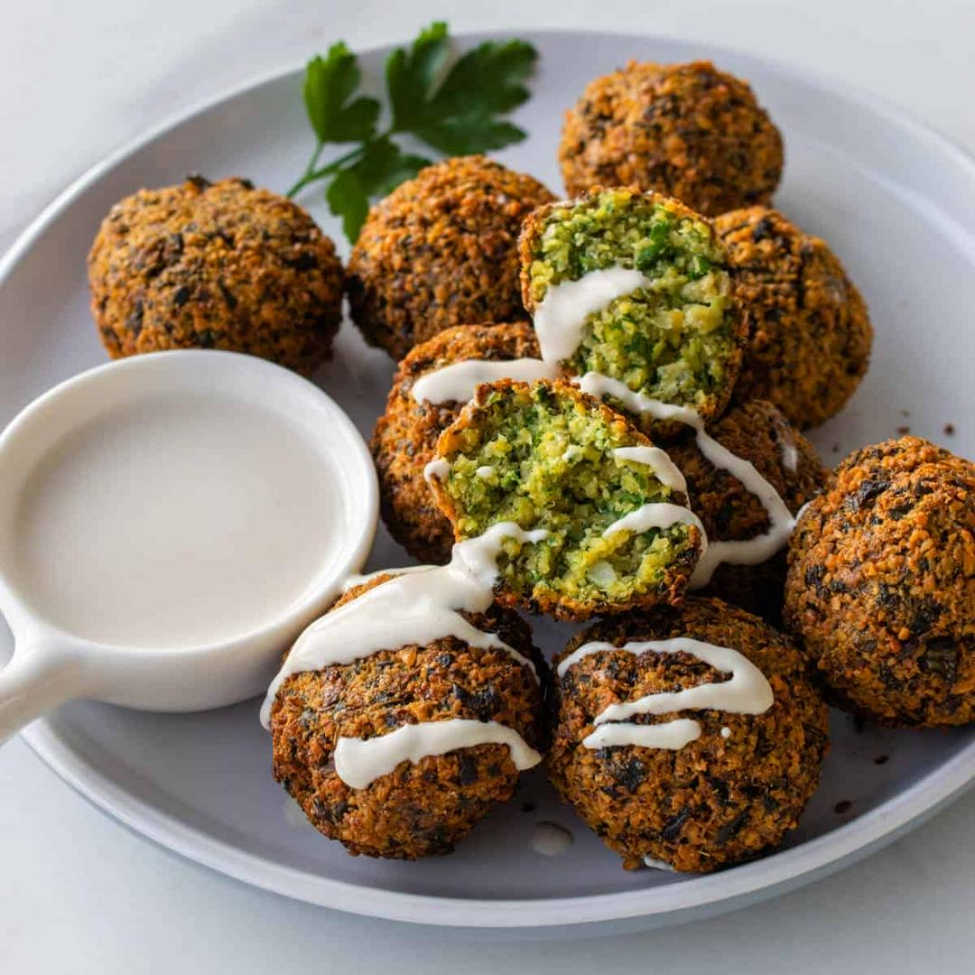combo-falafel-balls-5pcs-salad-milk-tea