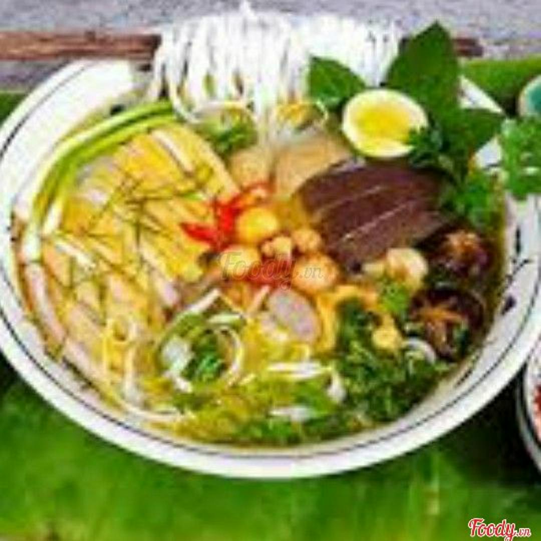 pho-ga-luon-trang-trung