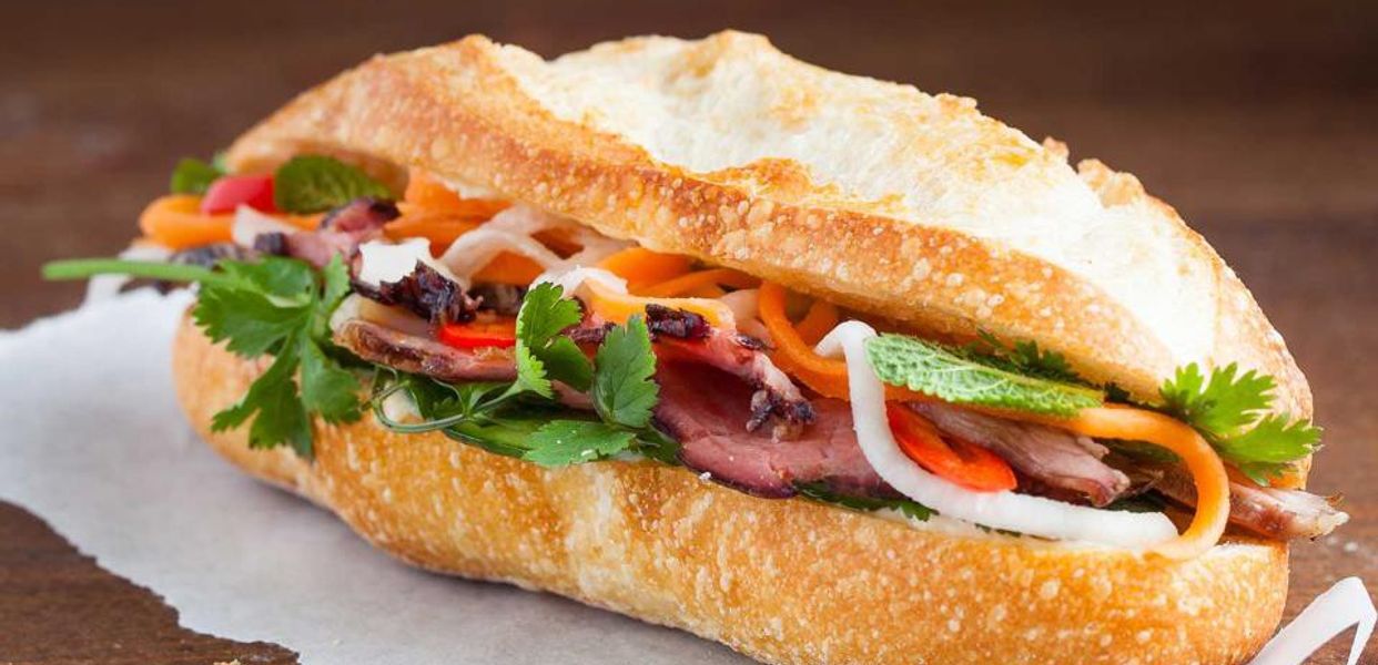 ngoc-khanh-banh-mi-ha-noi-le-uc-tho
