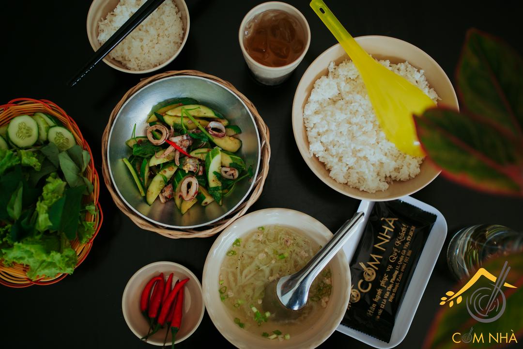 com-bach-tuot-xao-dua-leo