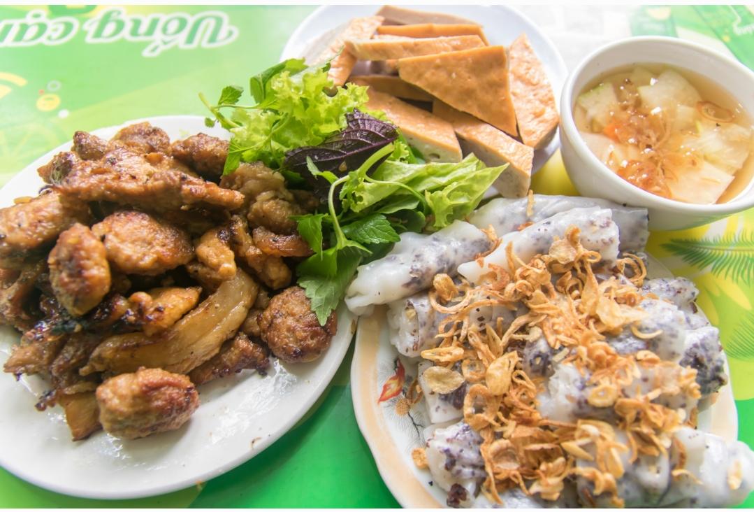 banh-cuon-nhan-thit-thit-nuong-cha-que