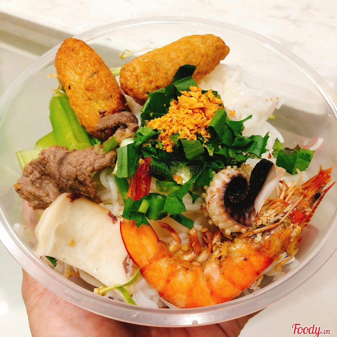 bun-thai-hai-san-to-nho