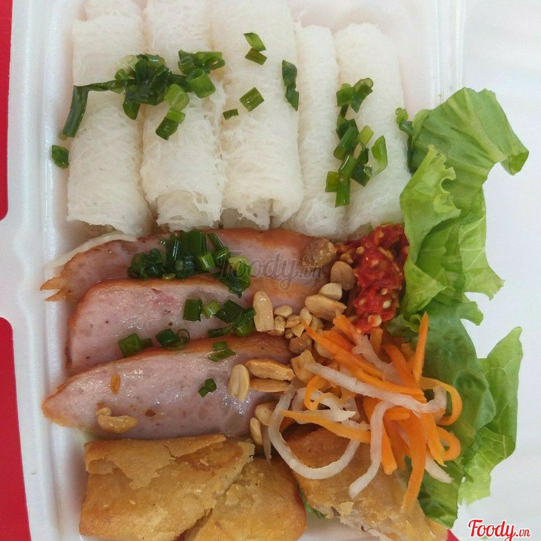 banh-hoi-nem-nuong-cha-gio-cam-ep