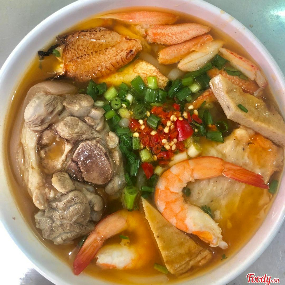 banh-canh-ac-biet-thap-cam