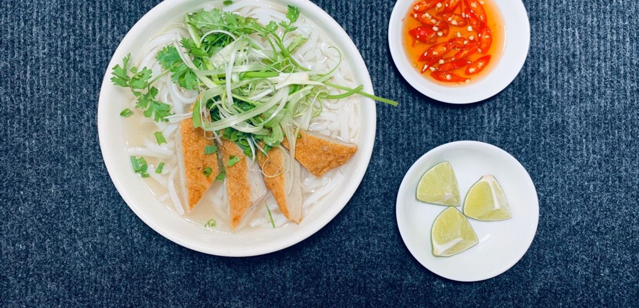 quan-phan-rang-thap-cham-banh-can-hung-vuong