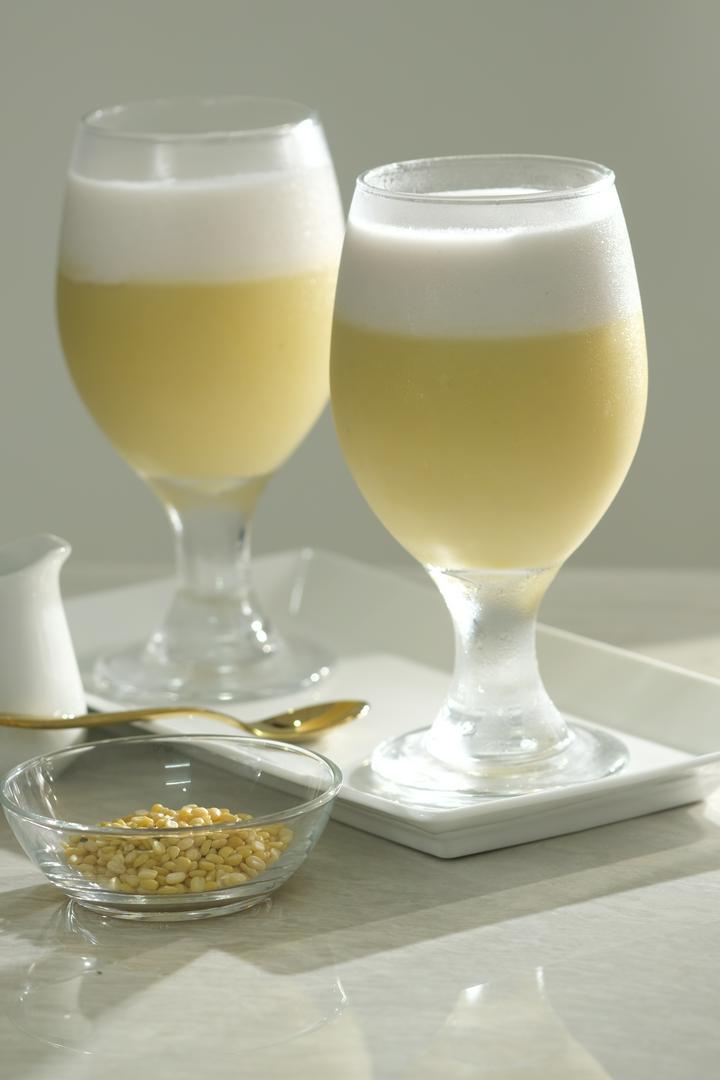 che-au-xanh-thach-trang-nuoc-cot-dua