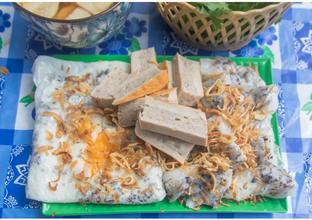 banh-cuon-trung-cha-que