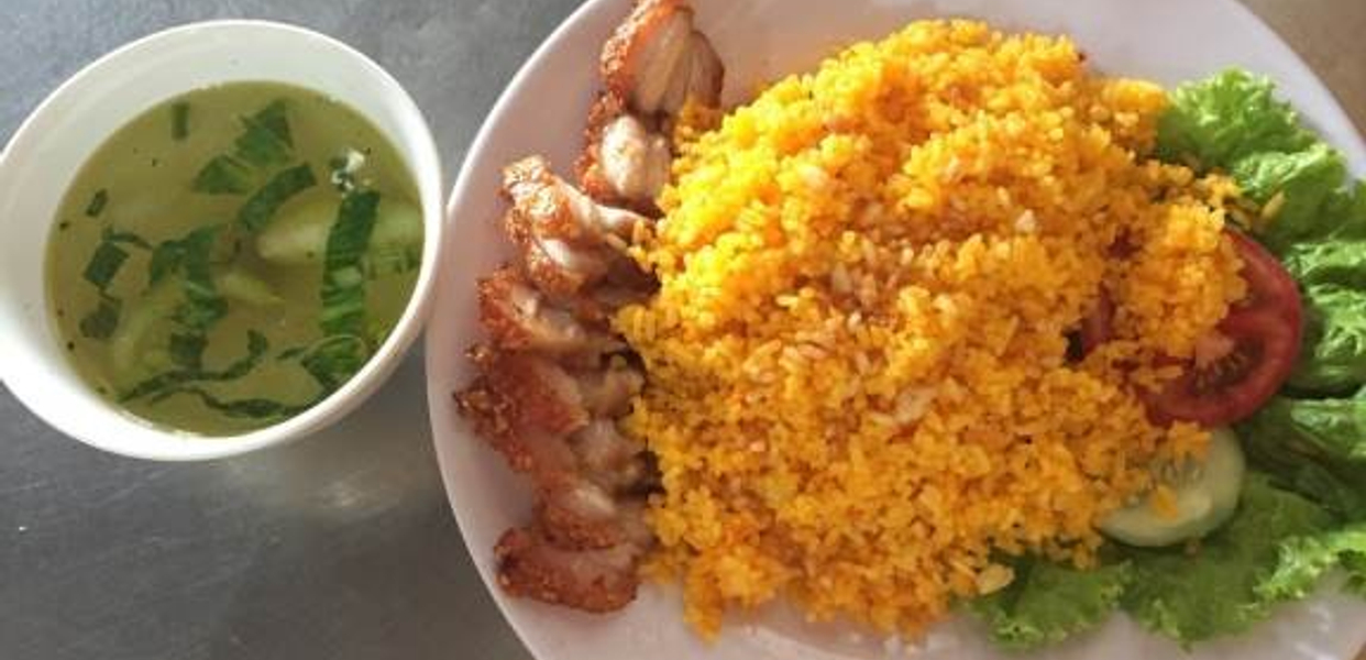 nghia-rau-com-chien-mi-xao-at-thanh