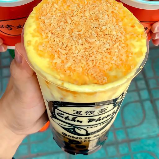 sua-tuoi-tran-chau-uong-en-kem-trung-dua-nuong