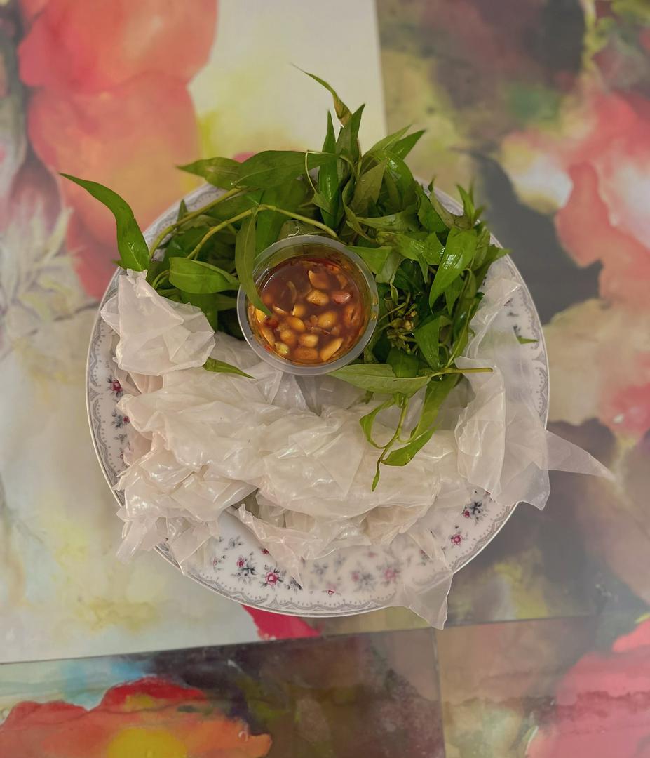 banh-trang-phoi-suong-cham-sot-me