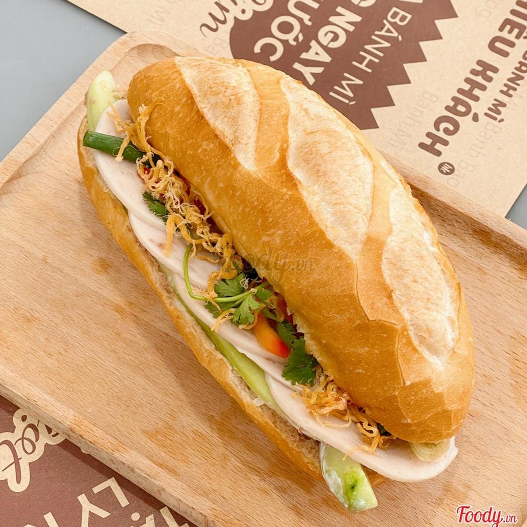 banh-mi-cha-lua