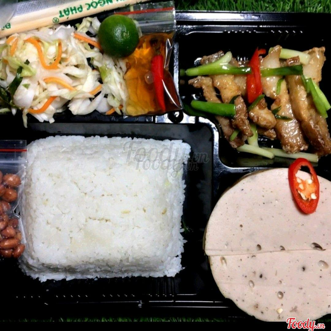 ba-chi-rang-chay-canh-va-gio-lua