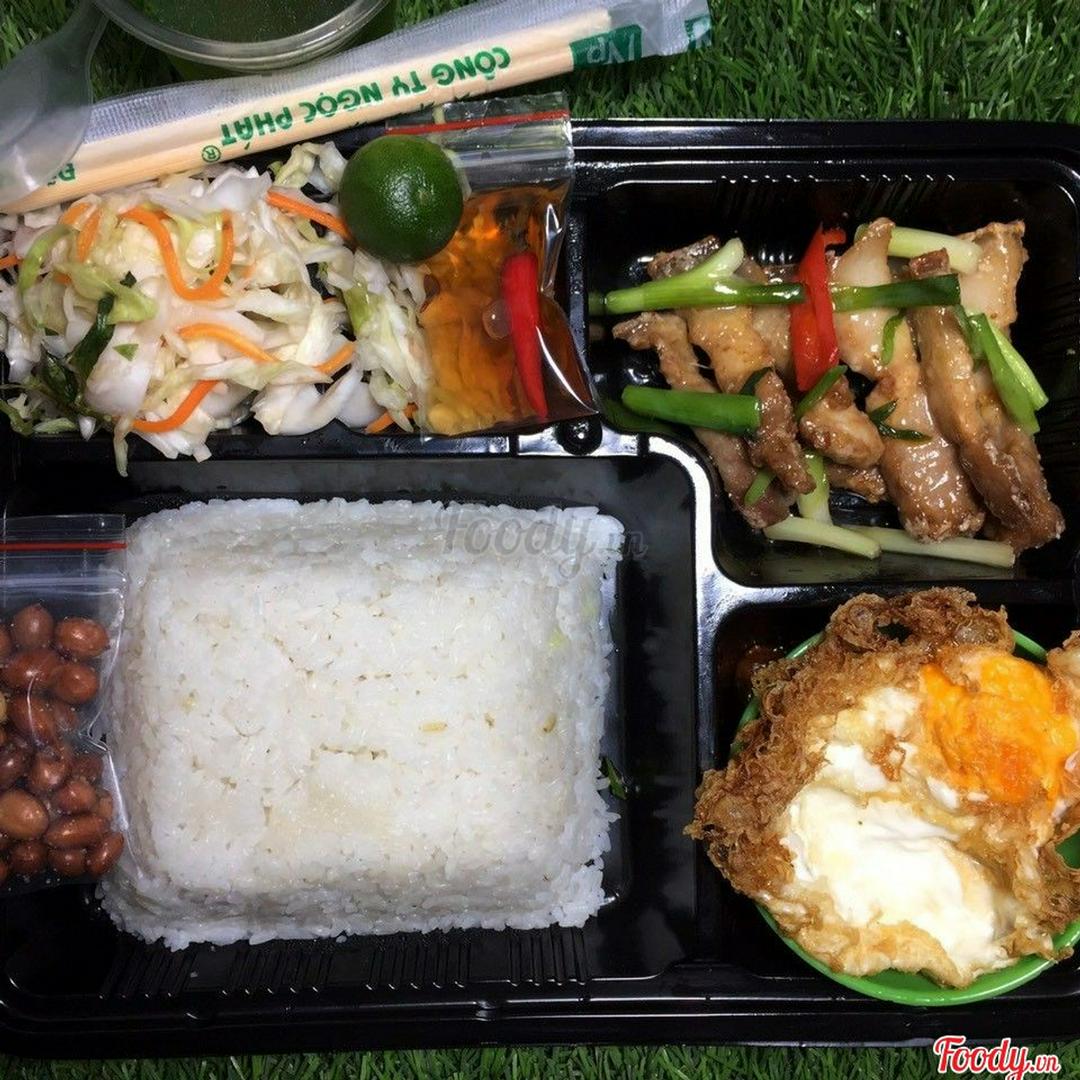 ba-chi-rang-chay-canh-va-trung-op-la