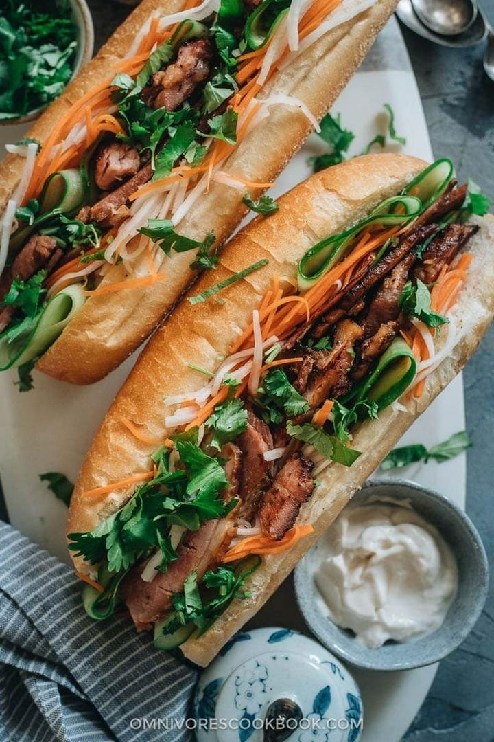 banh-mi-nem-khoai