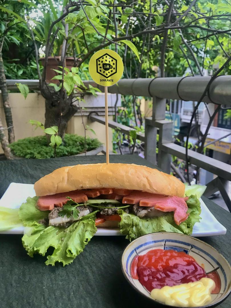 banh-my-pate-xuc-xich