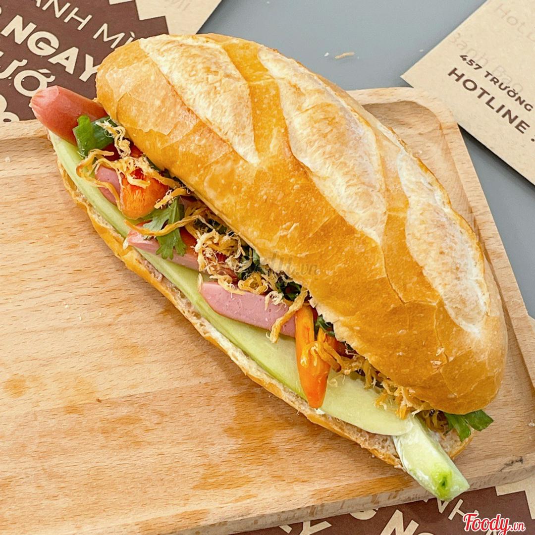 banh-mi-xuc-xich