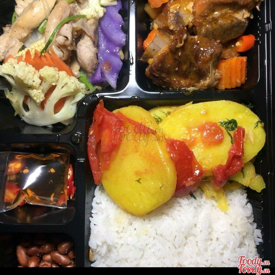 com-suon-chua-ngot-va-bo-xao-can-toi