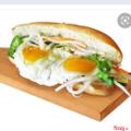 banh-mi-op-la-2-trung-sot-chua-ngot
