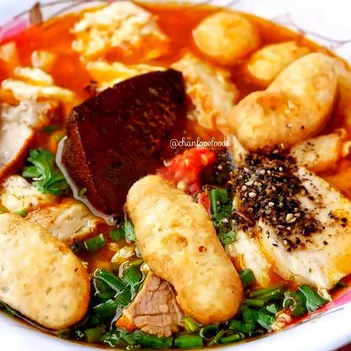 banh-canh-thit-nac-cha-ca