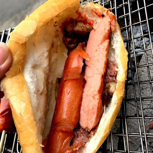 banh-mi-pate-thit-xien-xuc-xich