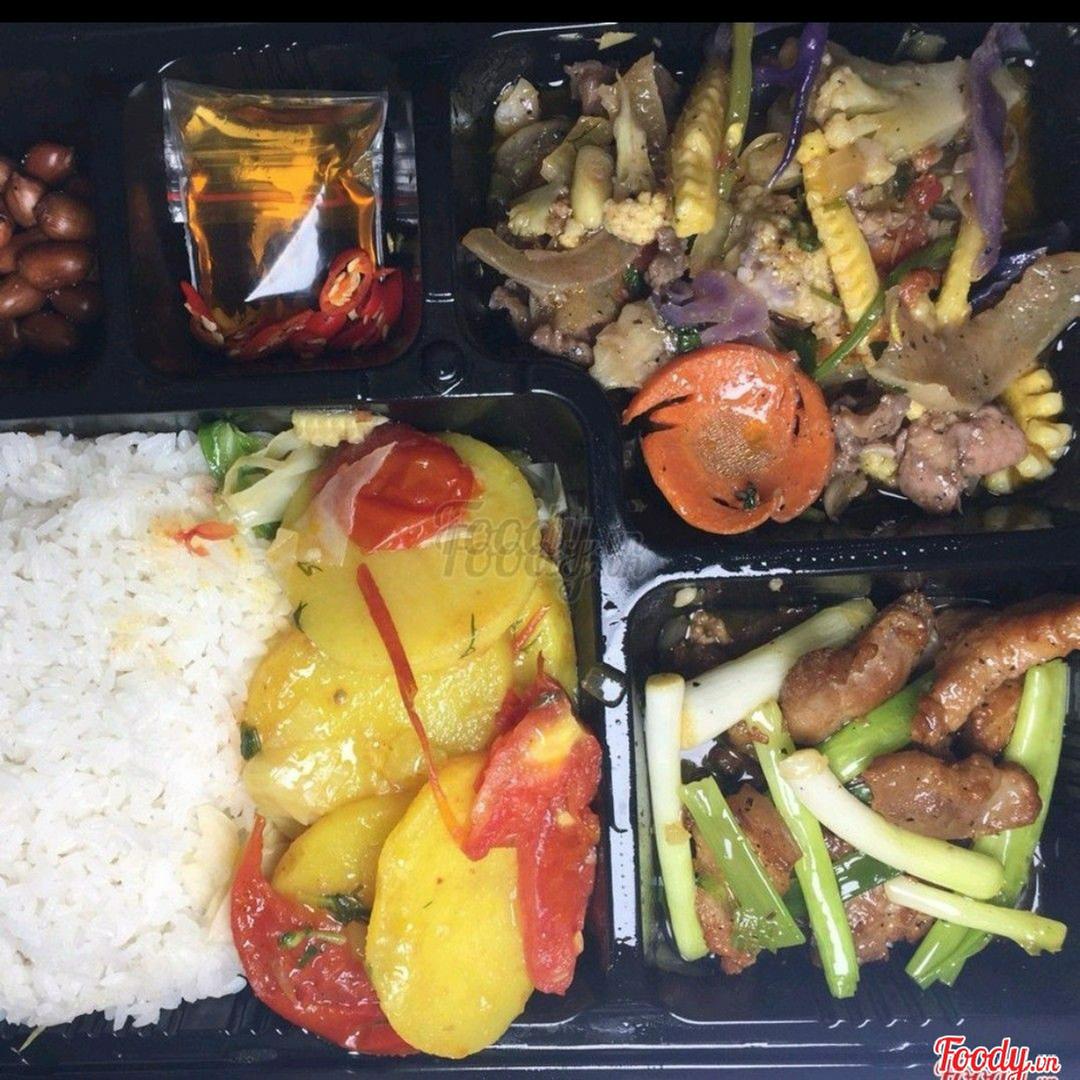 com-ba-chi-rang-chay-canh-va-bo-xao-can-toi