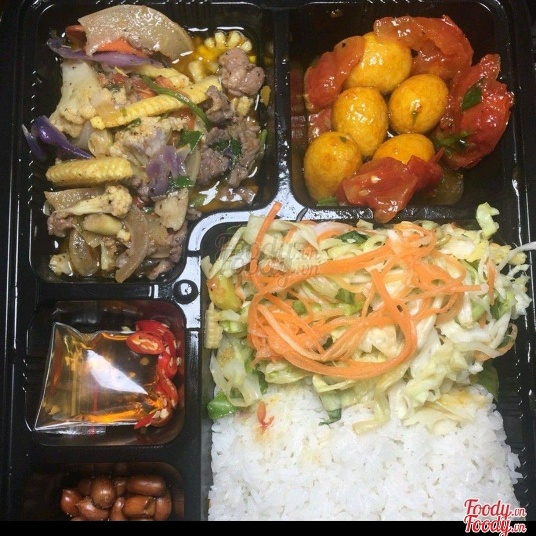 com-bo-xao-can-toi-va-trung-chim-cut-sot