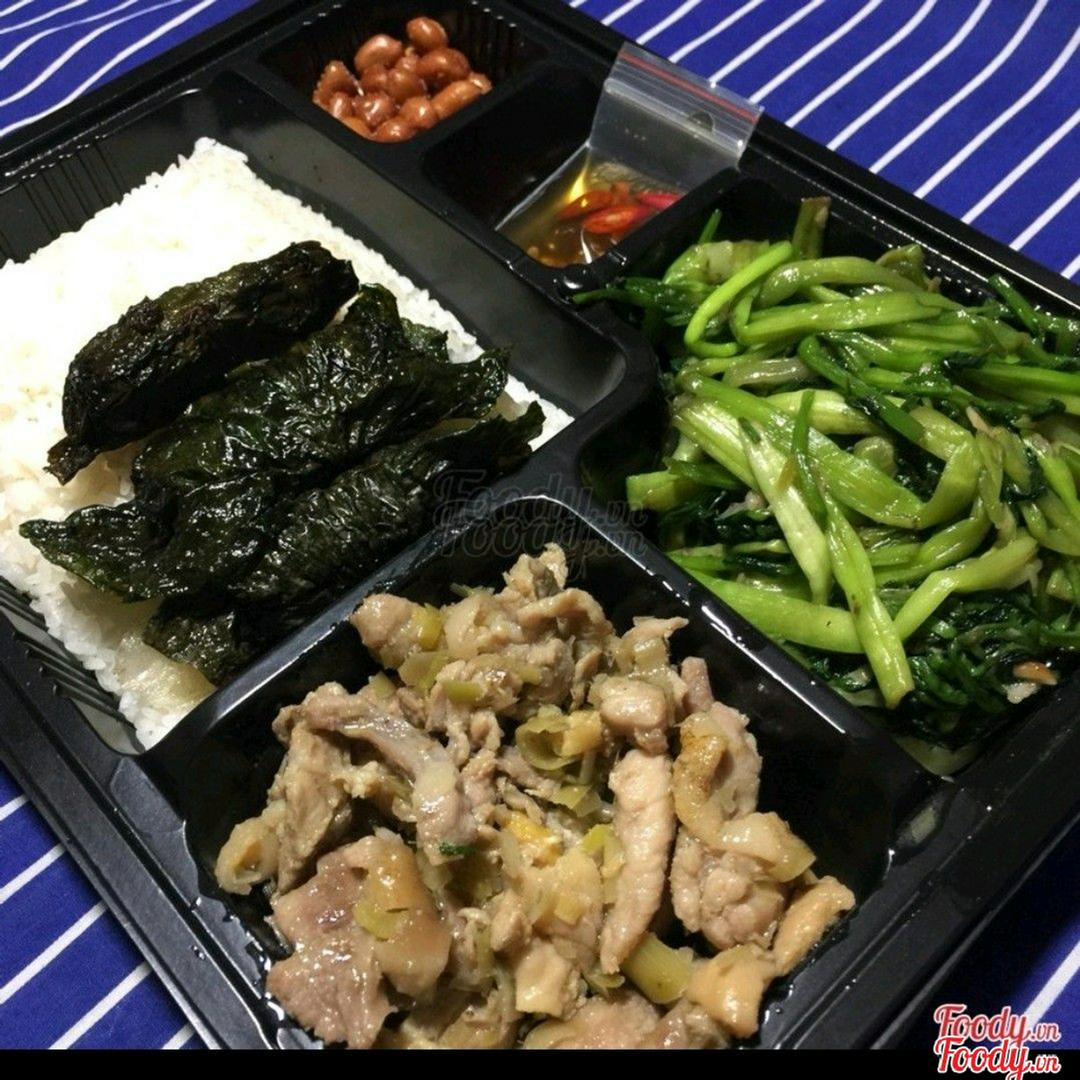 com-ga-xao-xa-ot-va-cha-la-lot