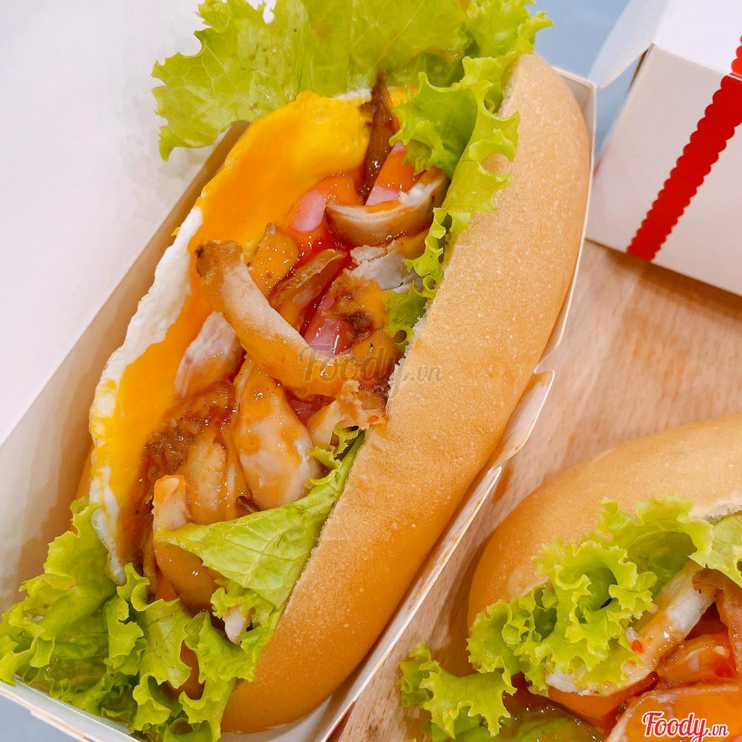 hot-dog-ga-xi-muoi-trung-xuc-xich