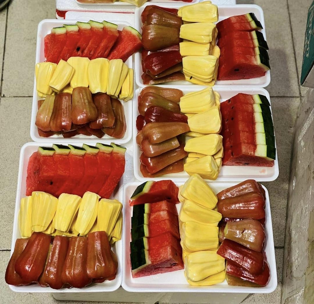 khay-hoa-qua-cat-san-theo-mua-3-mon