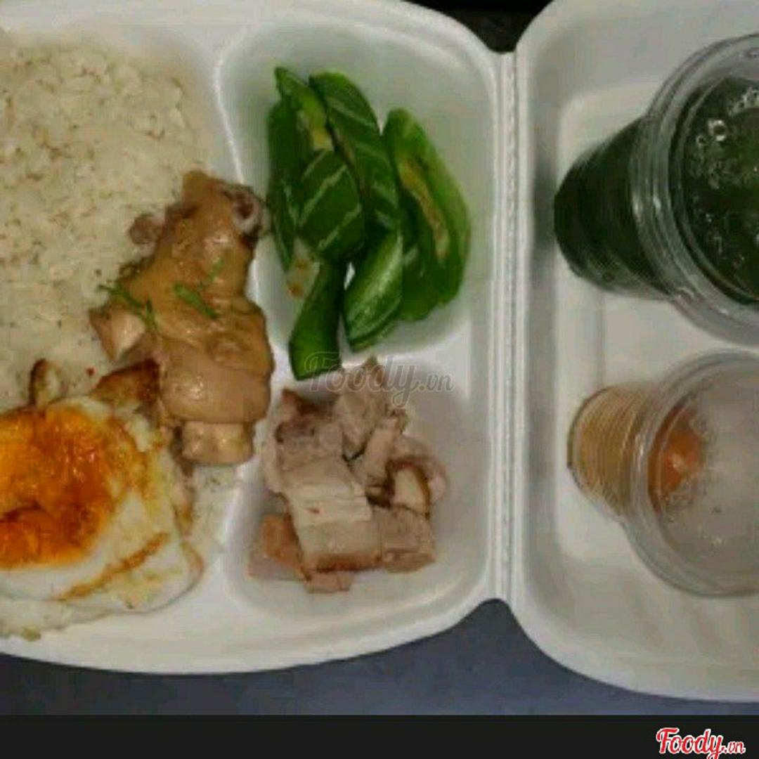 com-ga-rang-thit-quay-trung-ran