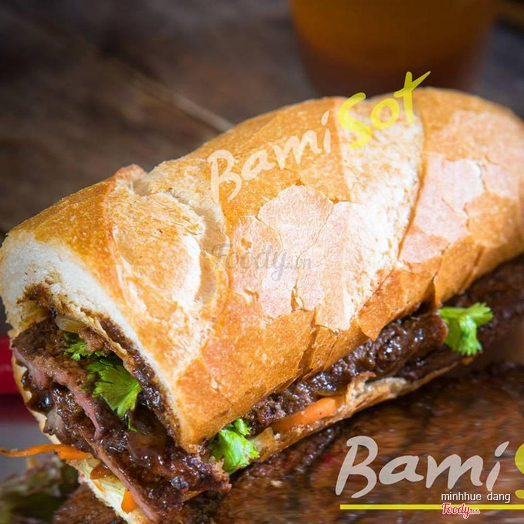 banh-mi-than-heo-nuong