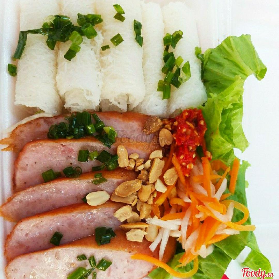 banh-hoi-nem-nuong-rau-ma-au