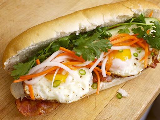 banh-mi-op-la-2-trung