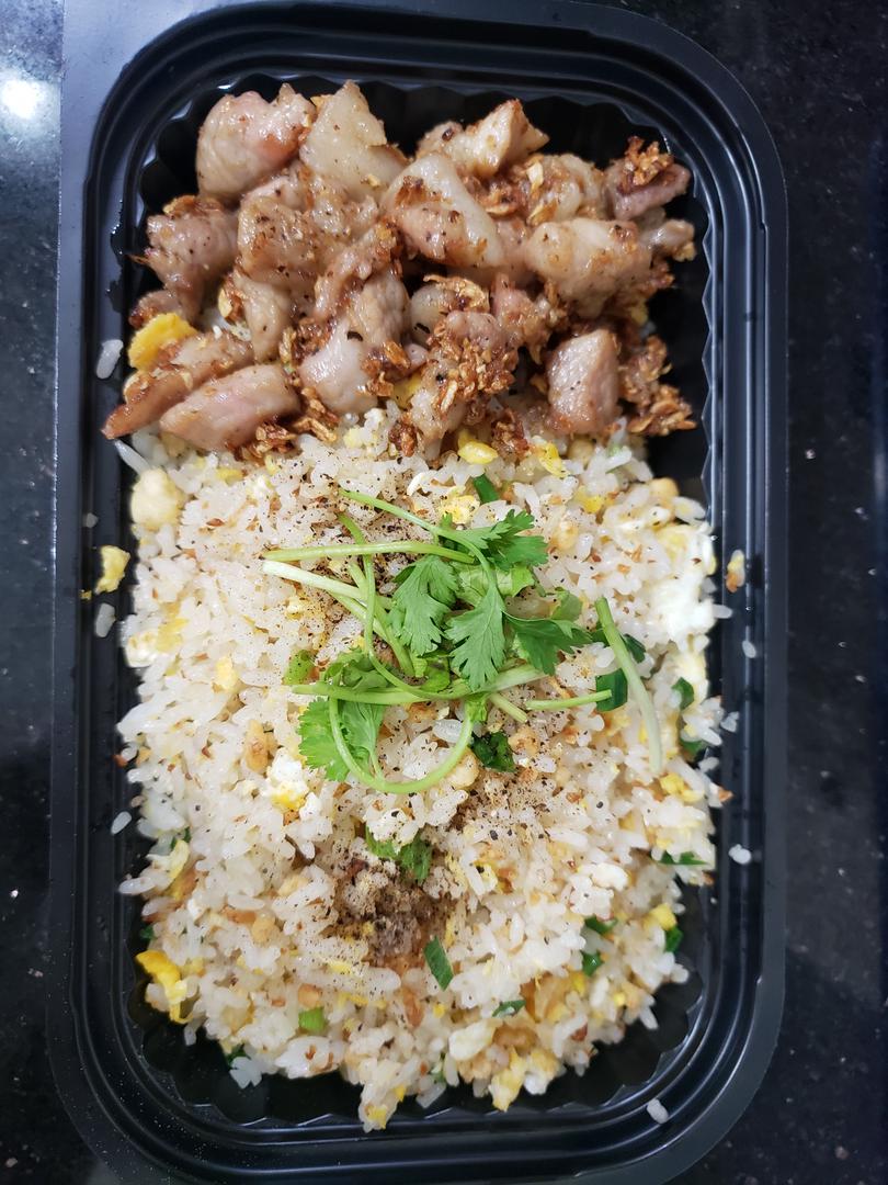 com-chien-heo-chay-toi