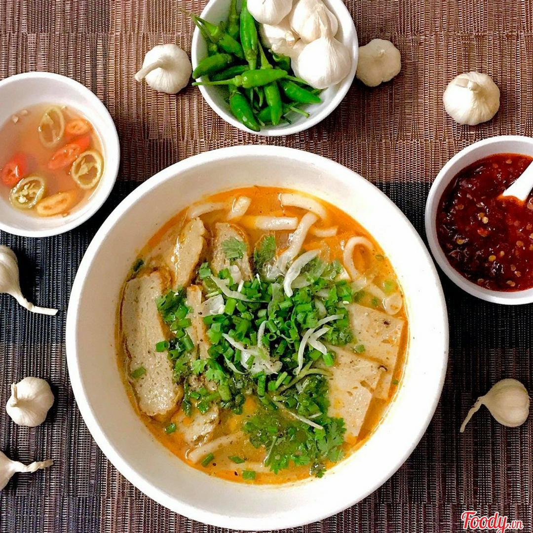 banh-canh-cha-ca