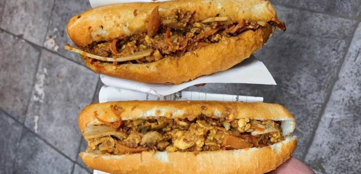 banh-mi-dan-to-ao-sen